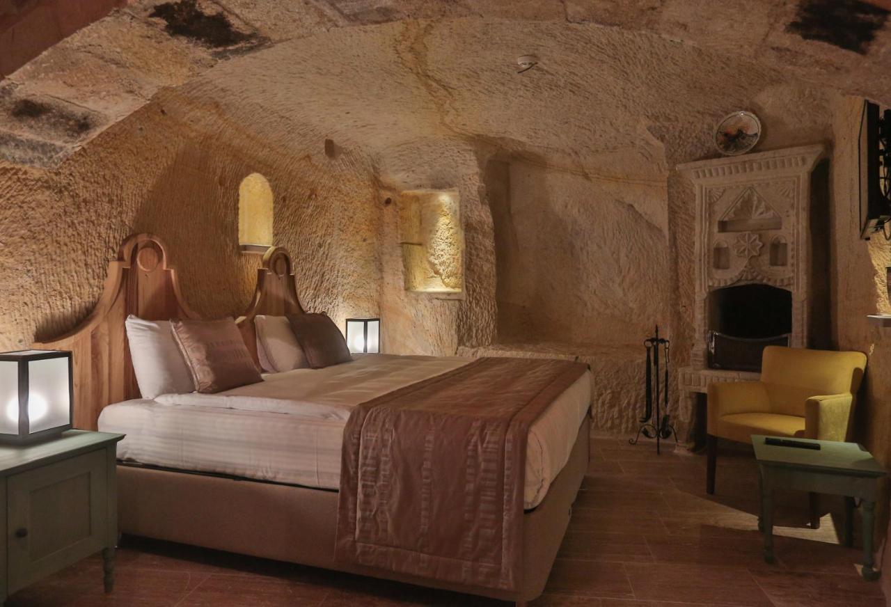 Acropolis Cave Suite Юргюп Екстериор снимка