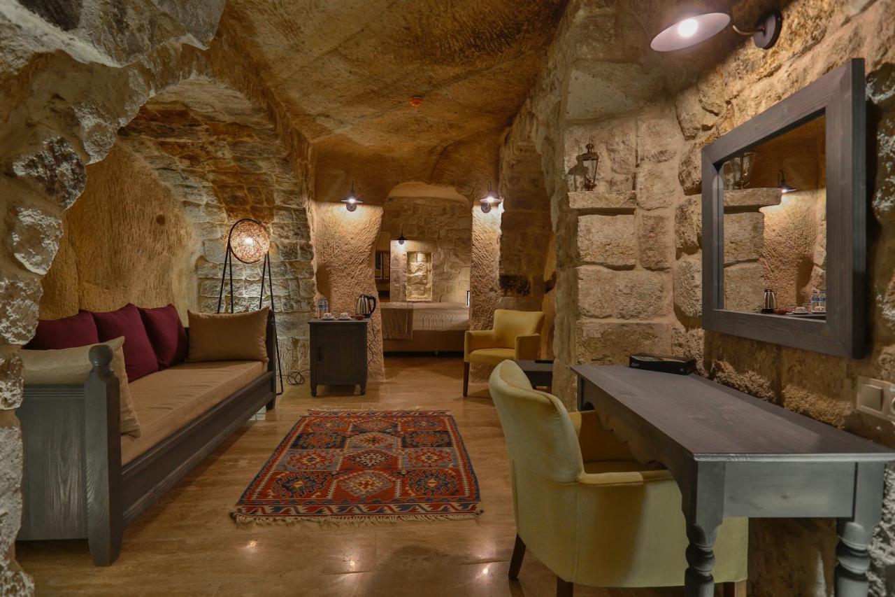 Acropolis Cave Suite Юргюп Екстериор снимка