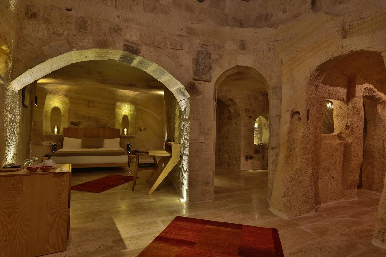 Acropolis Cave Suite Юргюп Екстериор снимка