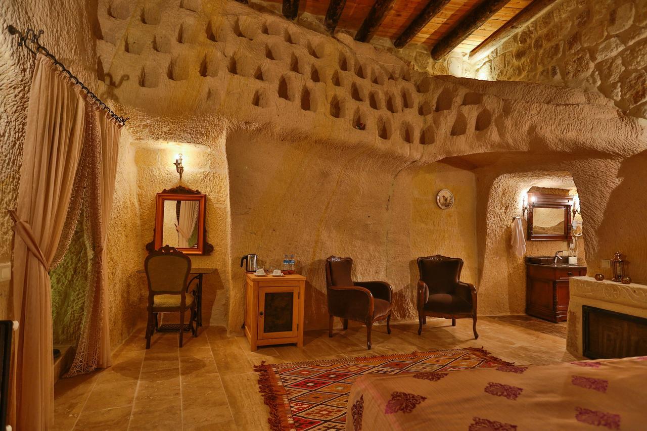 Acropolis Cave Suite Юргюп Екстериор снимка