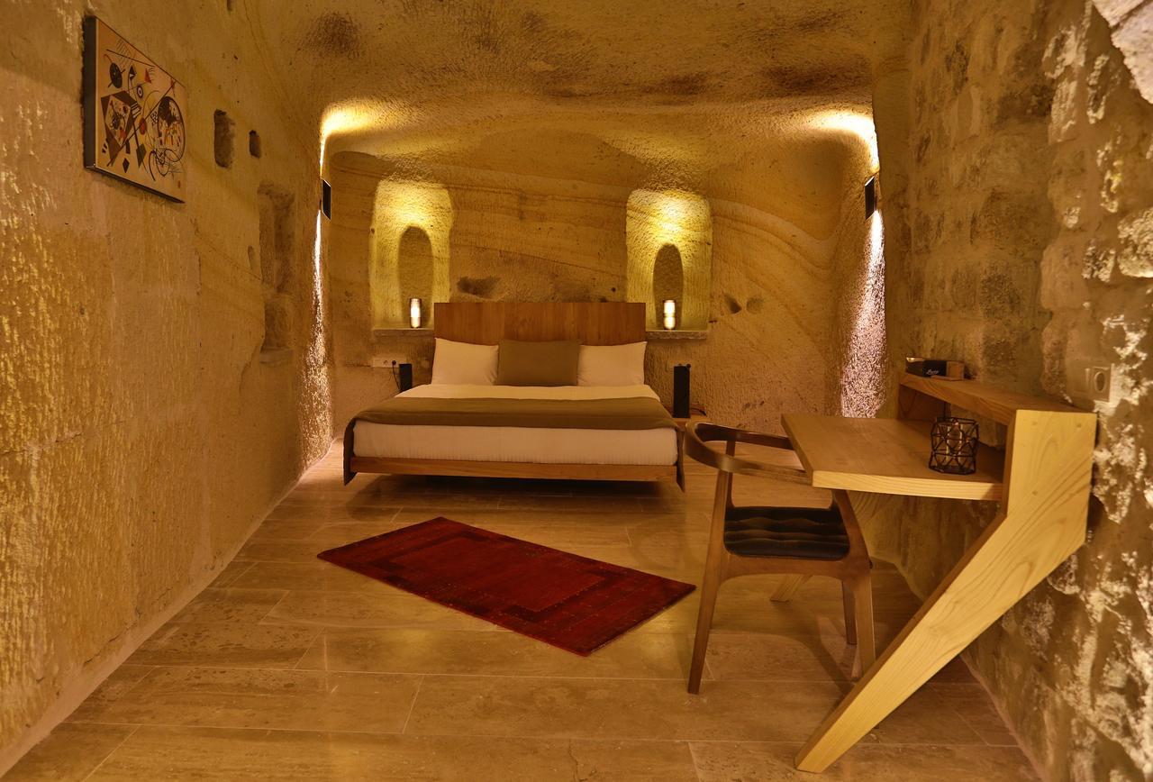 Acropolis Cave Suite Юргюп Екстериор снимка