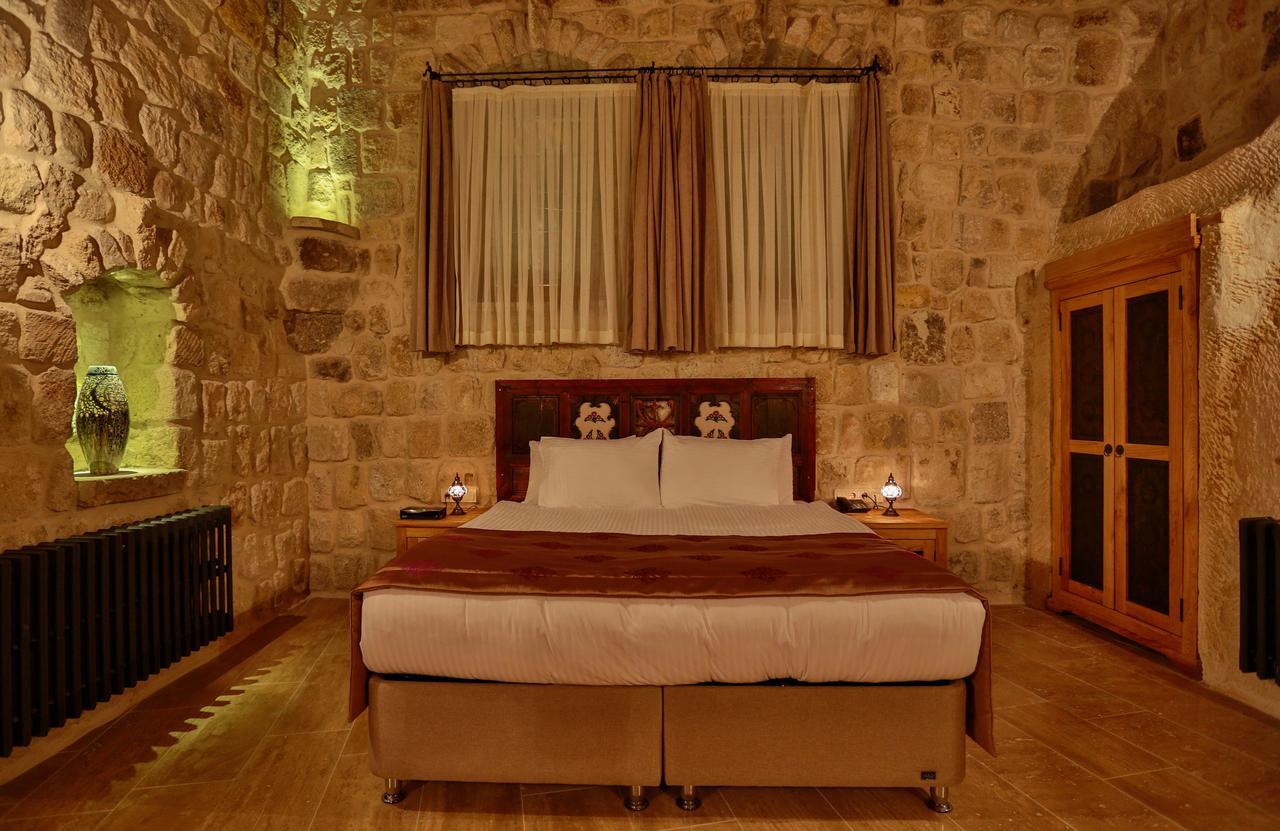 Acropolis Cave Suite Юргюп Екстериор снимка