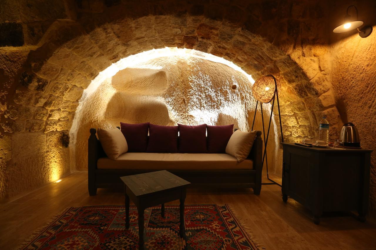 Acropolis Cave Suite Юргюп Екстериор снимка