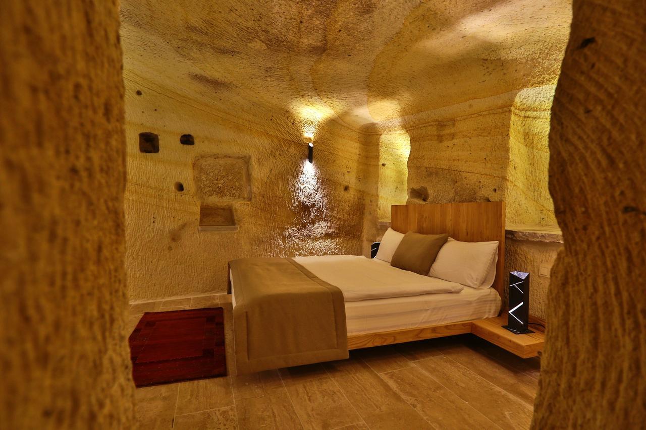 Acropolis Cave Suite Юргюп Екстериор снимка