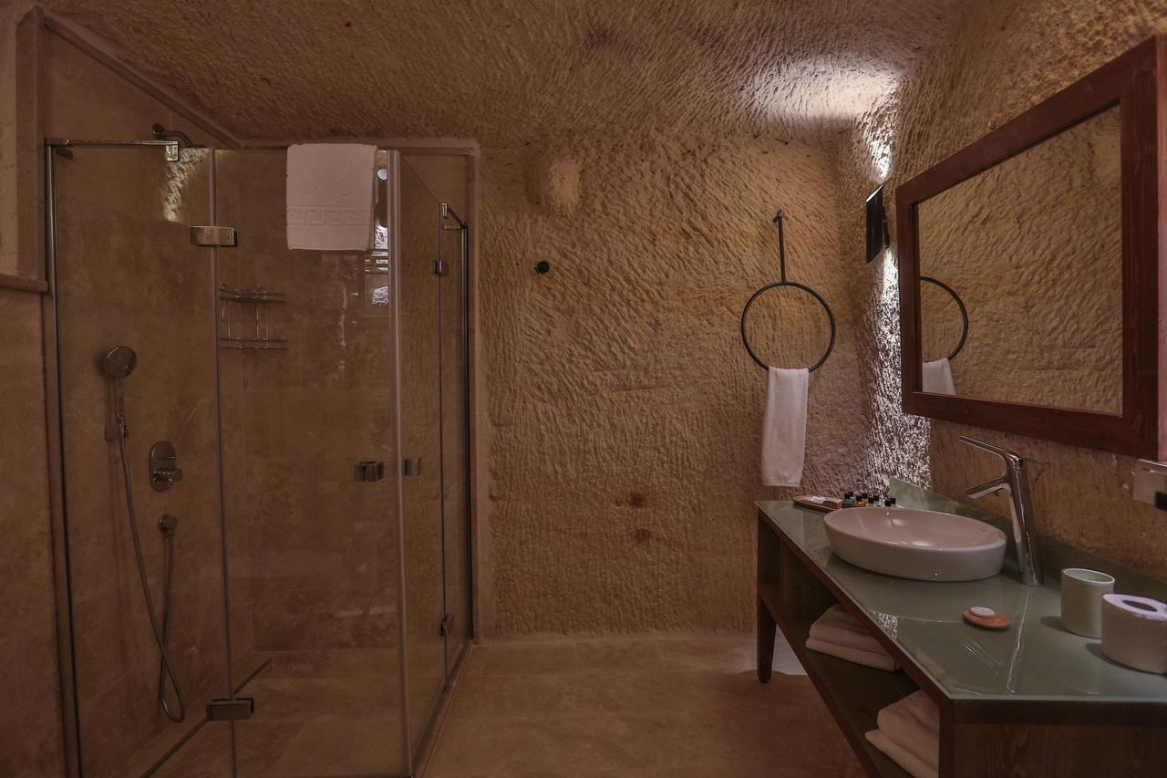 Acropolis Cave Suite Юргюп Екстериор снимка