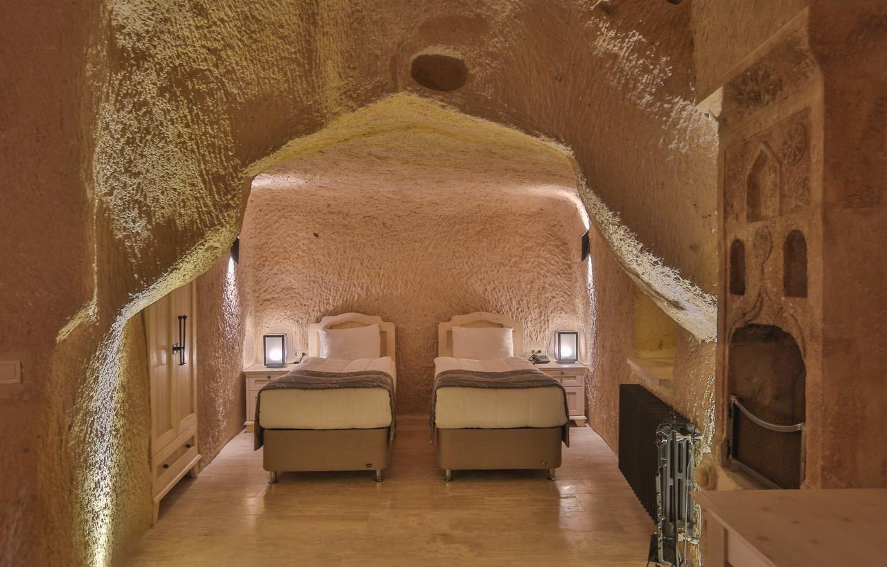 Acropolis Cave Suite Юргюп Екстериор снимка