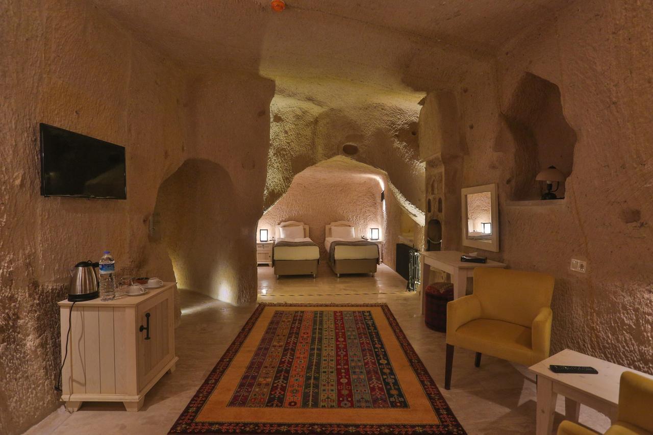 Acropolis Cave Suite Юргюп Екстериор снимка