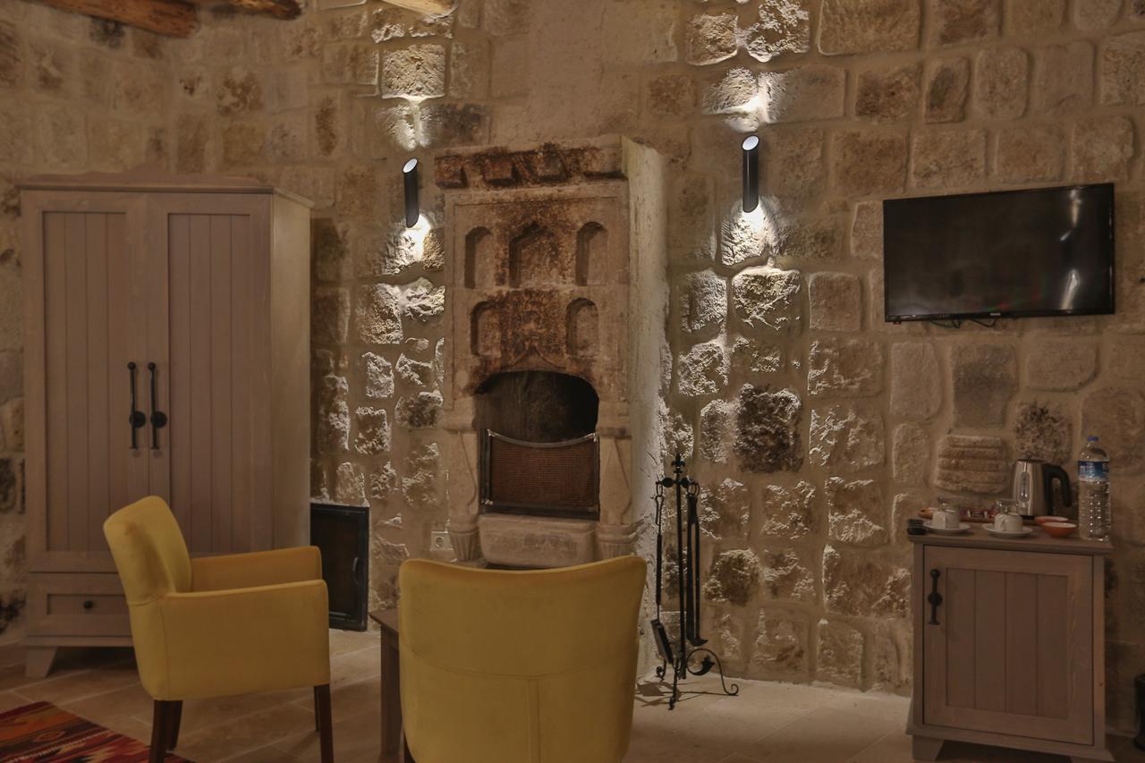 Acropolis Cave Suite Юргюп Екстериор снимка