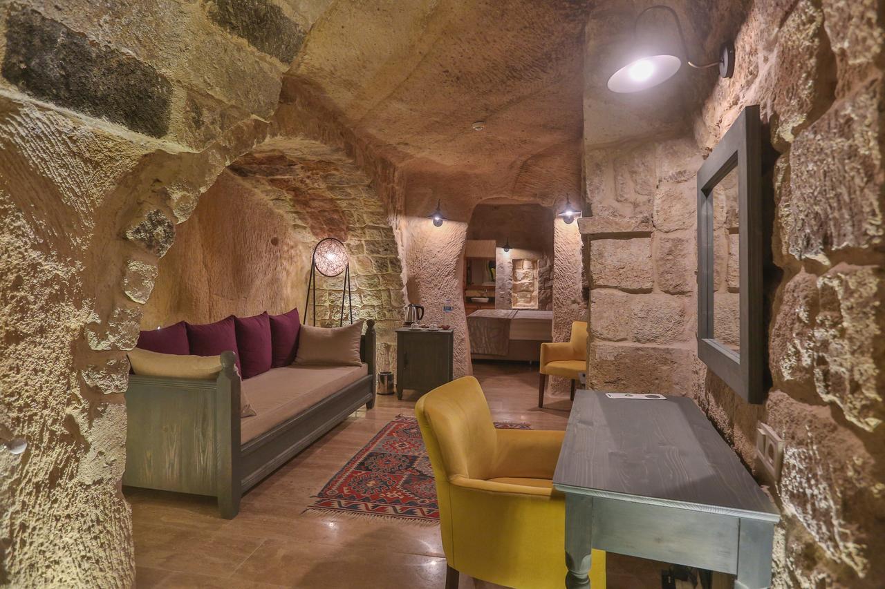 Acropolis Cave Suite Юргюп Екстериор снимка