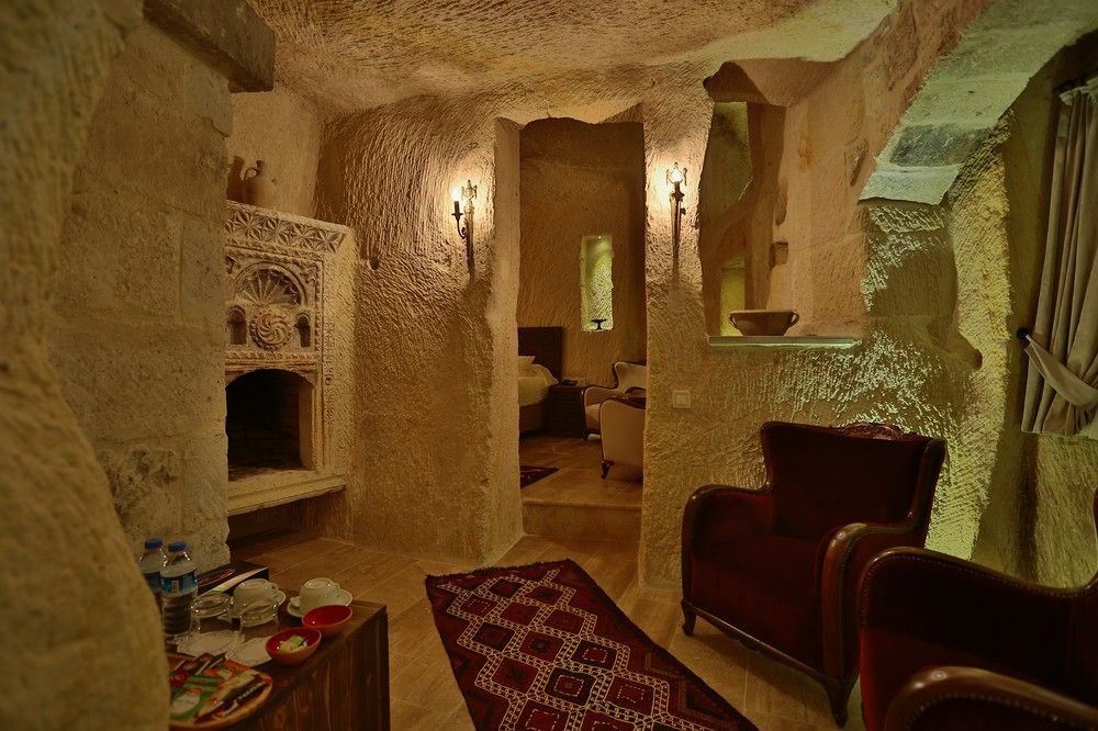 Acropolis Cave Suite Юргюп Екстериор снимка